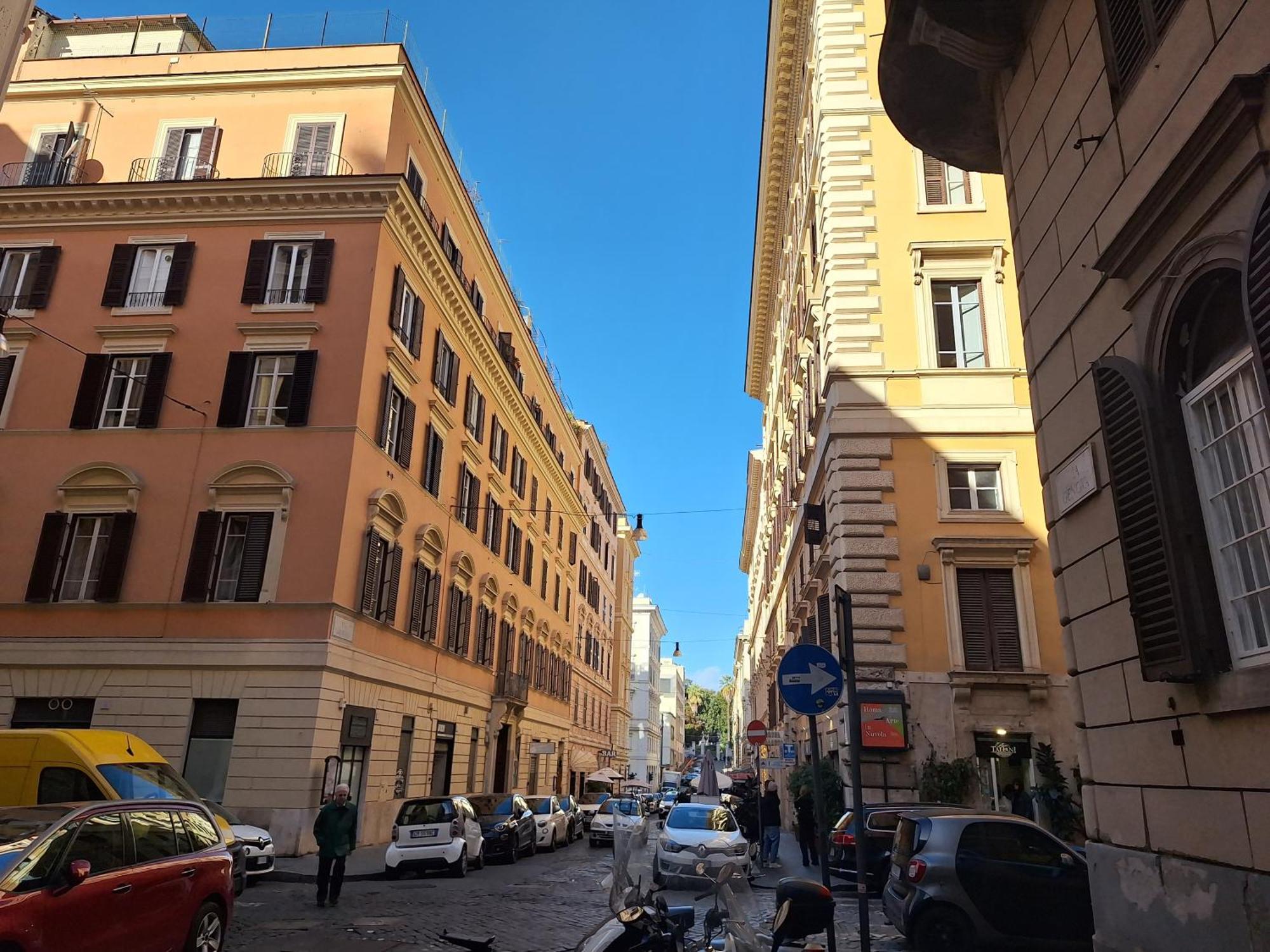Appartamento Via Genova, Rome